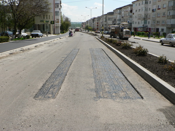 2 lucrari pregatitoare asternere strat binder Str. Republicii 2.jpg